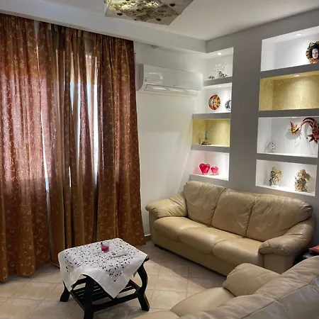 Es-tirana Center * Тирана
